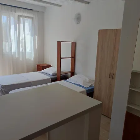 Green Paradise Apartment *
